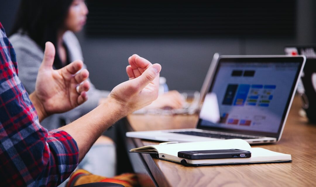 “How to Invest in Startups: Crowdfunding vs. Angel Investing”